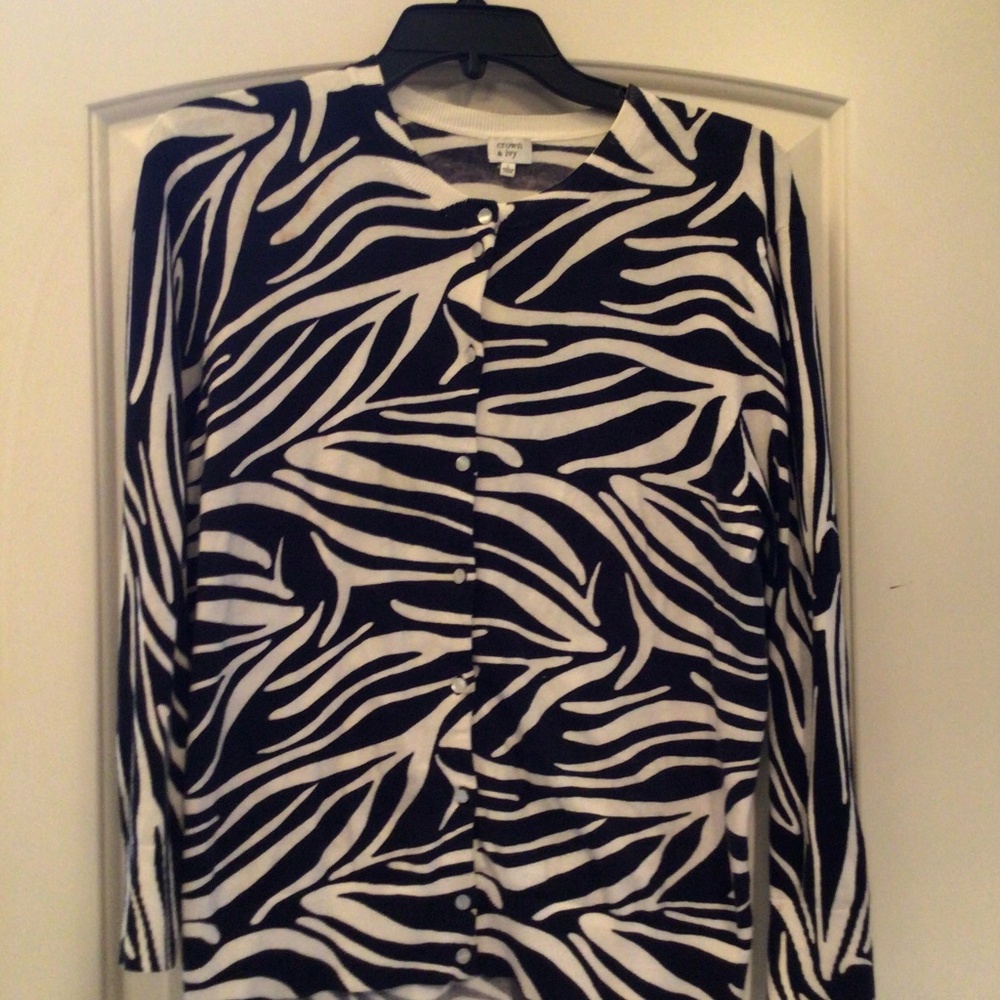 Zebra Print sweater Dark navy sz L